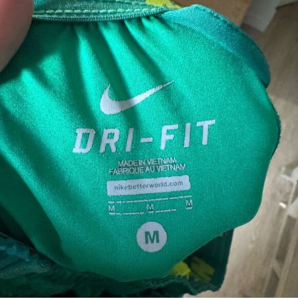 Nike Dri-Fit Green Patterned Activewear Shorts - Picture 4 of 4